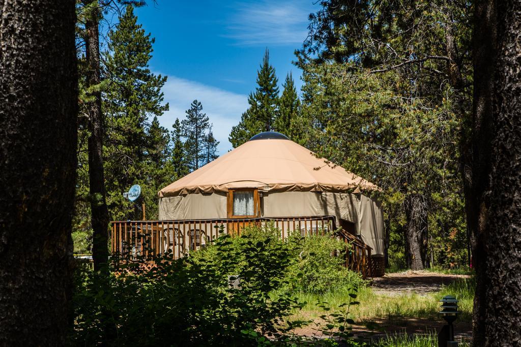 Bend-Sunriver Camping Resort 24 Ft. Yurt 16 Esterno foto