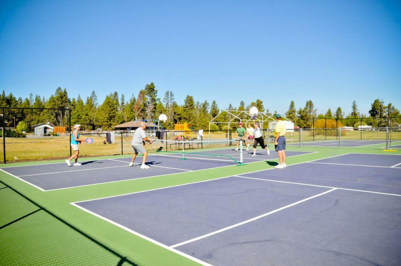 Bend-Sunriver Camping Resort 24 Ft. Yurt 16 Esterno foto