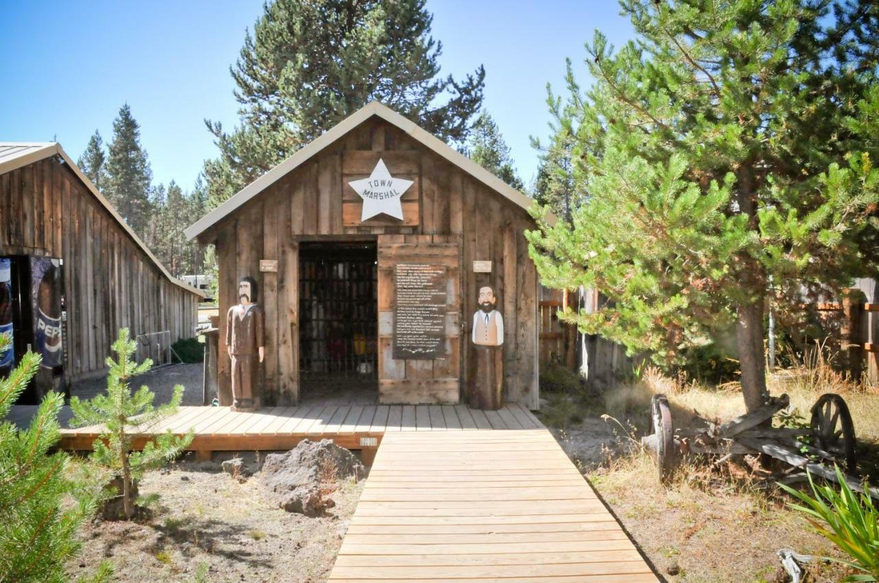 Bend-Sunriver Camping Resort 24 Ft. Yurt 16 Esterno foto