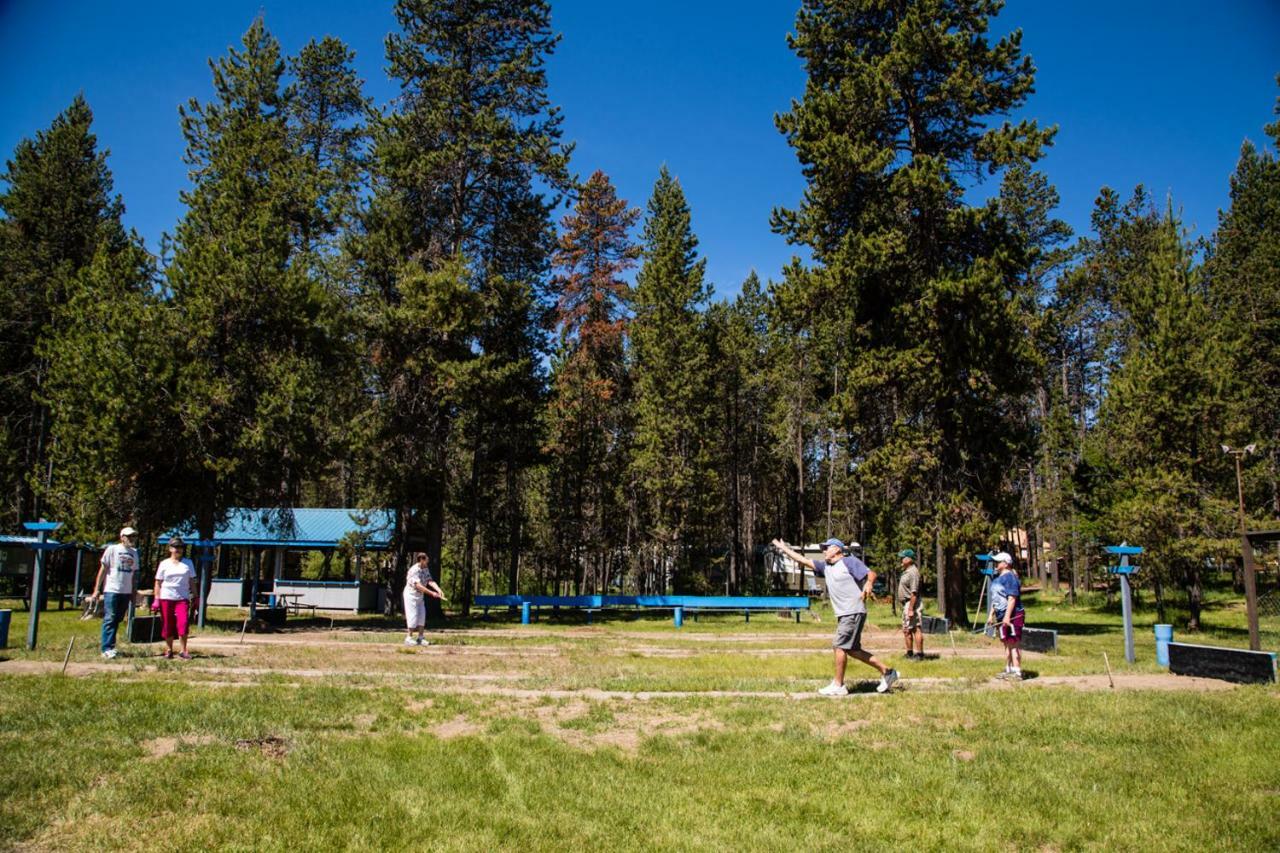 Bend-Sunriver Camping Resort 24 Ft. Yurt 16 Esterno foto